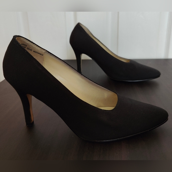 Sam & Libby Black Heels - Picture 4 of 6